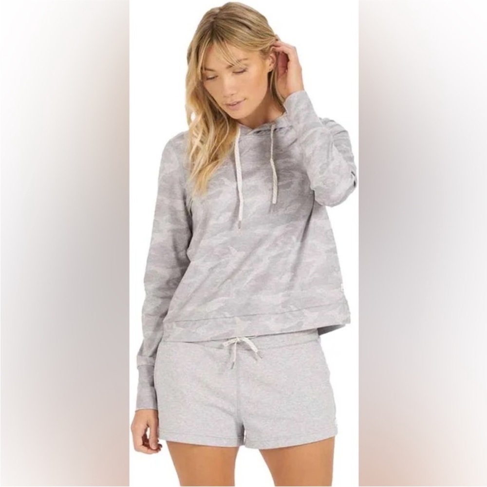 Vuori Halo Essential Hoodie Gray Camo Women’s Large